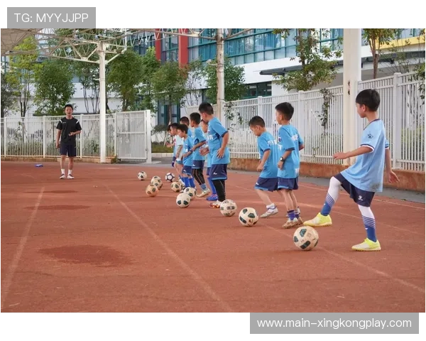 俱乐部与城市共同打造青少年足球公园
