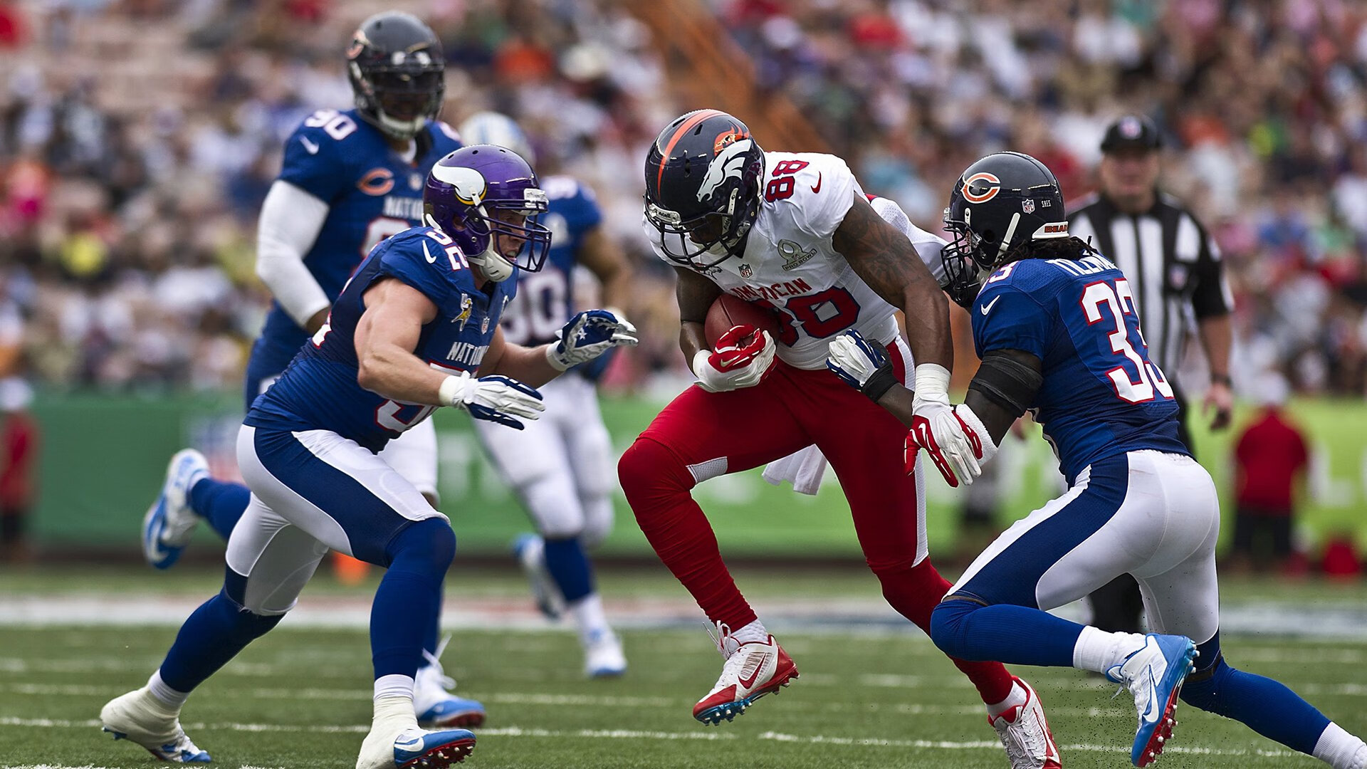 【暖心时刻】赛后颁奖!他用真情征服球迷,荣获“最受欢迎球员”称号